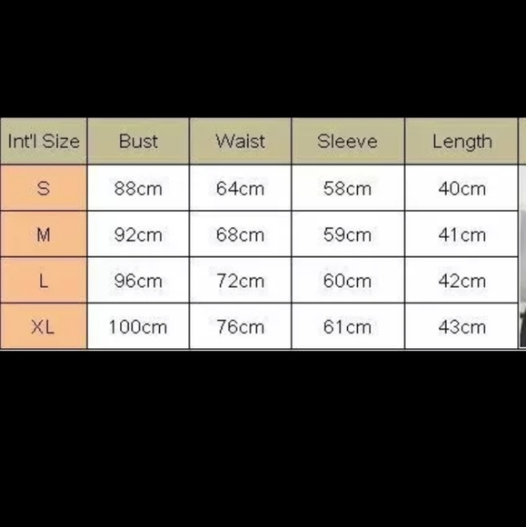 ⭐ Hot & Sexy Black Deep V Long Sleeve Crop Top - Picture 3 of 8